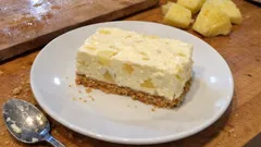 Semifrio de ananás sem forno: cremoso, leve e perfeito para dias quentes