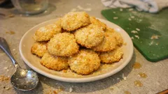 Biscoitos de coco caseiros e perfumados: uma receita simples para acompanhar o café