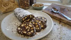 Salame de chocolate com frutos secos: receita sem forno para ter sempre no frigorífico