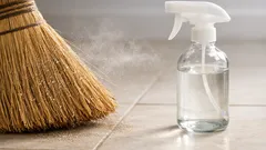 O truque do vinagre na vassoura que evita levantar pó ao varrer