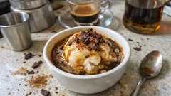 Affogato em 5 minutos: gelado de baunilha “afogado” num expresso curto