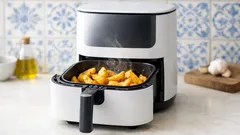 Os 5 erros mais comuns na air fryer e como os evitar para comida mesmo crocante