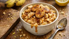 Doce de leite com banana na taça: sobremesa cremosa com palitos La Reine