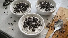Mousse de Oreo cremosa e fresca — sobremesa rápida sem forno