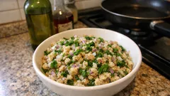 Salada de ovas bem temperada: uma entrada fresca que se faz em 15 minutos