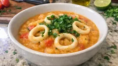 Bobó de lulas cremoso com mandioca e leite de coco: receita reconfortante