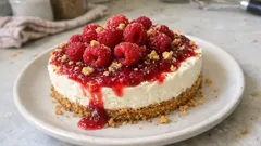 Cheesecake de framboesa sem forno: tarte cremosa com base de bolacha Maria